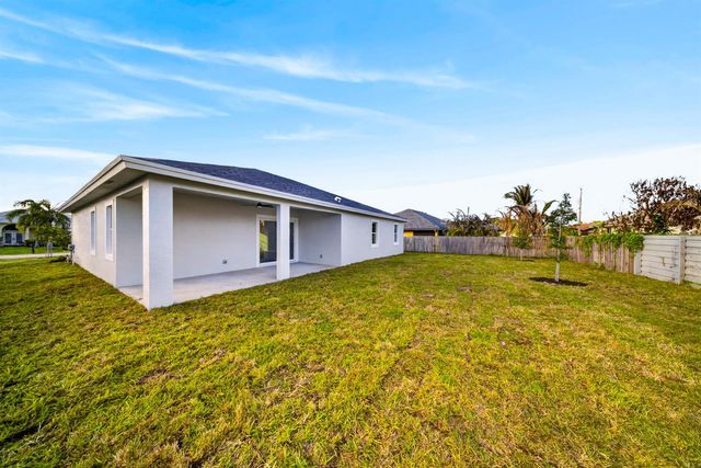 5761 NW Cone Street, Port St. Lucie, FL 34986