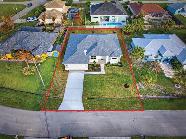 5761 NW Cone Street, Port St. Lucie, FL 34986