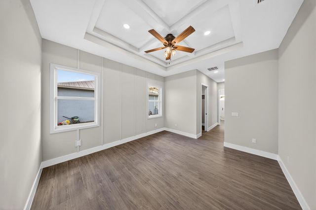 5761 NW Cone Street, Port St. Lucie, FL 34986