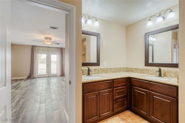 3138 Redwood Street, Las Vegas, NV 89146