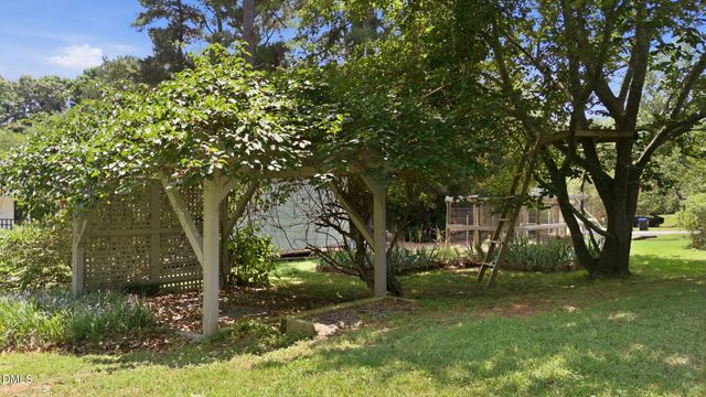 8704 Danbury Circle, Raleigh, NC 27613