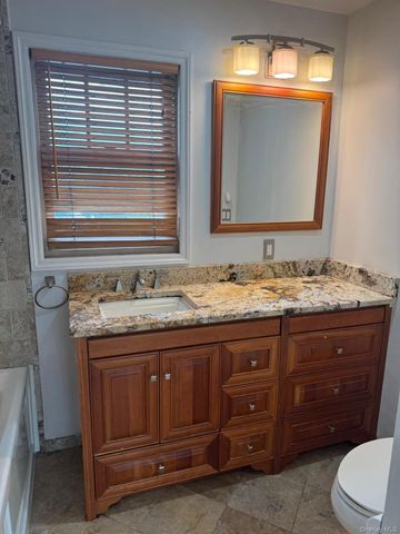 22 Elm Road, Monroe, NY 10950