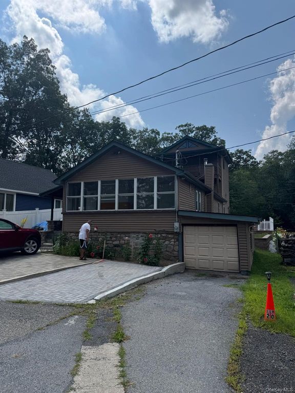 22 Elm Road, Monroe, NY 10950