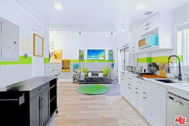 5853 Vineland Avenue A, Los Angeles, CA 91601