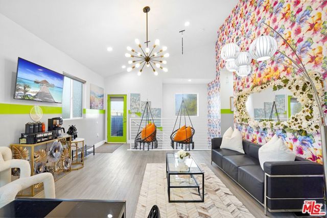 5853 Vineland Avenue A, Los Angeles, CA 91601
