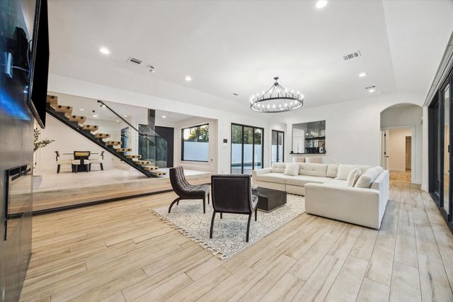 203 Cove Creek Lane, Houston, TX 77042