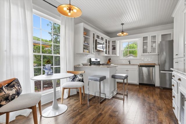 2121 Western Avenue, Fort Worth, TX 76107