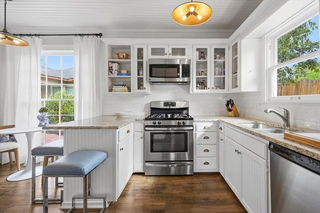 2121 Western Avenue, Fort Worth, TX 76107