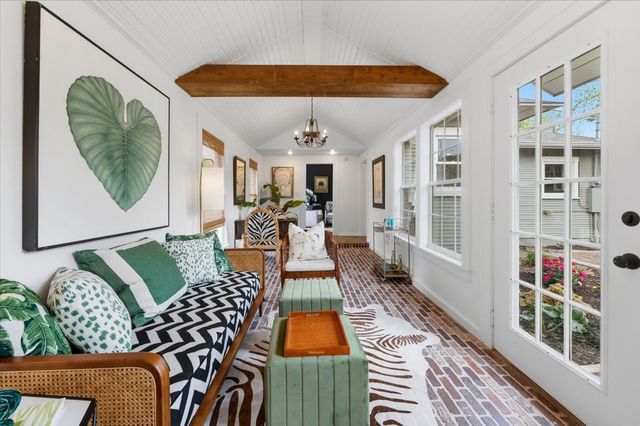 2121 Western Avenue, Fort Worth, TX 76107