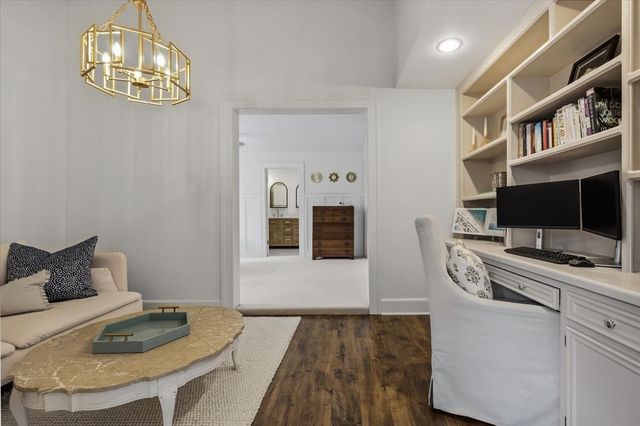 2121 Western Avenue, Fort Worth, TX 76107