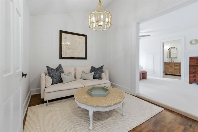 2121 Western Avenue, Fort Worth, TX 76107