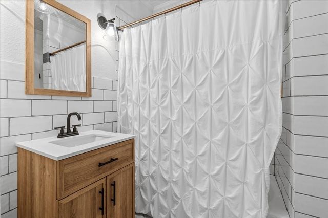 2121 Western Avenue, Fort Worth, TX 76107