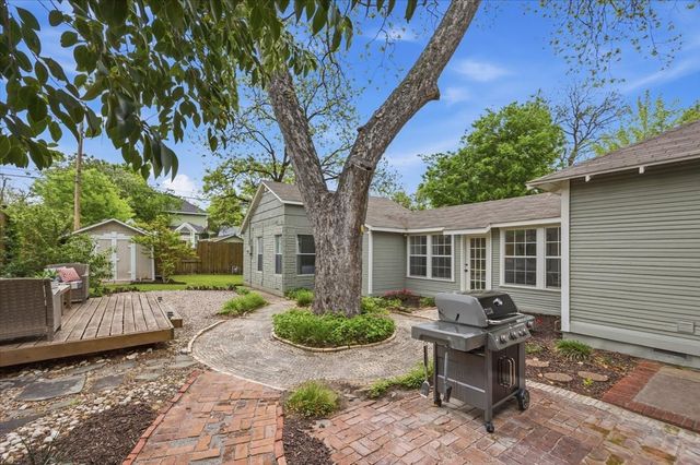 2121 Western Avenue, Fort Worth, TX 76107