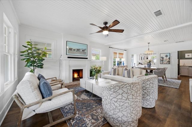 2121 Western Avenue, Fort Worth, TX 76107