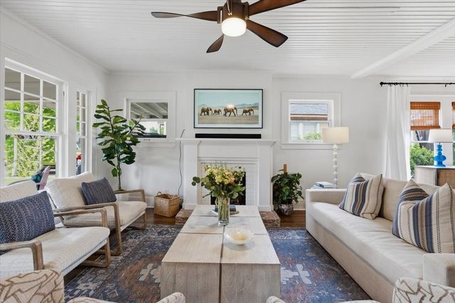 2121 Western Avenue, Fort Worth, TX 76107