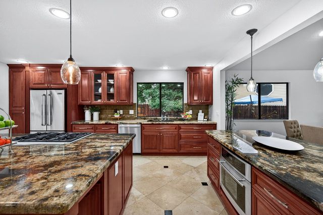 504 Silver Oak Ct, Roseville, CA 95678