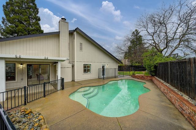 504 Silver Oak Ct, Roseville, CA 95678