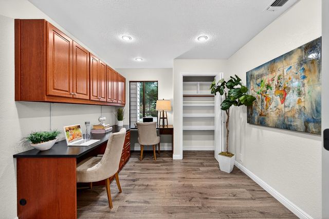 504 Silver Oak Ct, Roseville, CA 95678