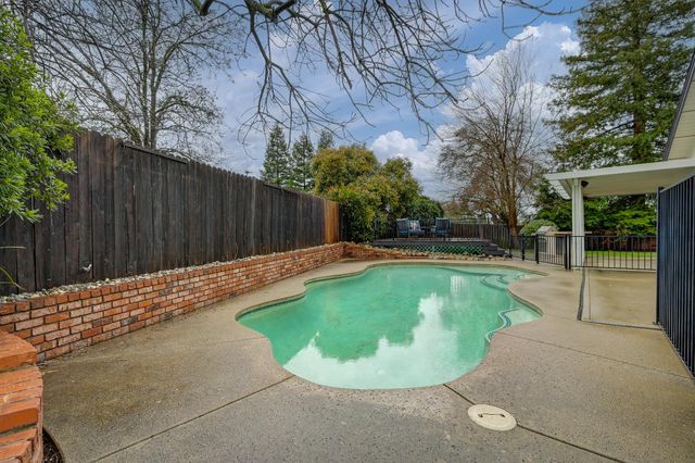 504 Silver Oak Ct, Roseville, CA 95678