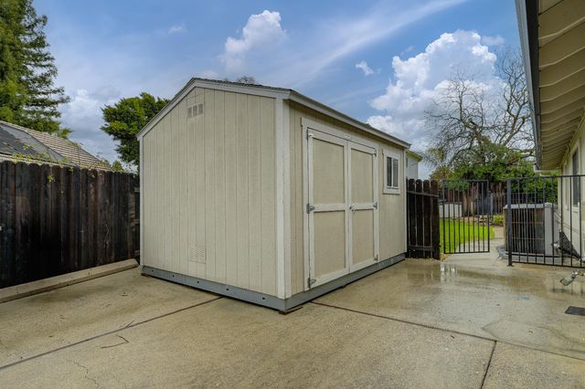 504 Silver Oak Ct, Roseville, CA 95678