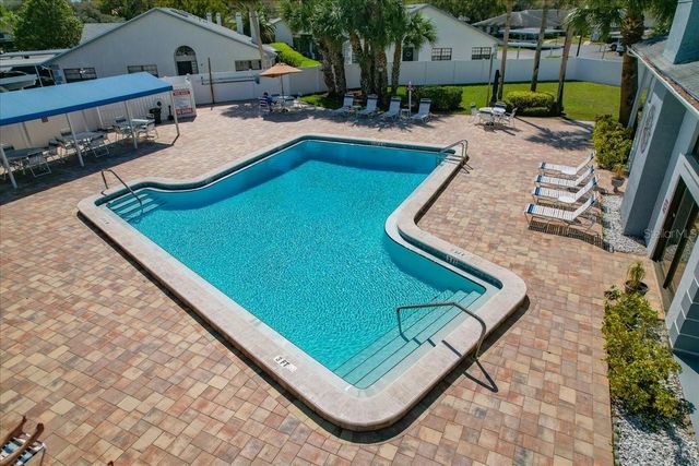 2761 COUNTRYSIDE BOULEVARD 105, Clearwater, FL 33761