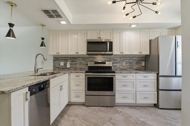 2761 COUNTRYSIDE BOULEVARD 105, Clearwater, FL 33761