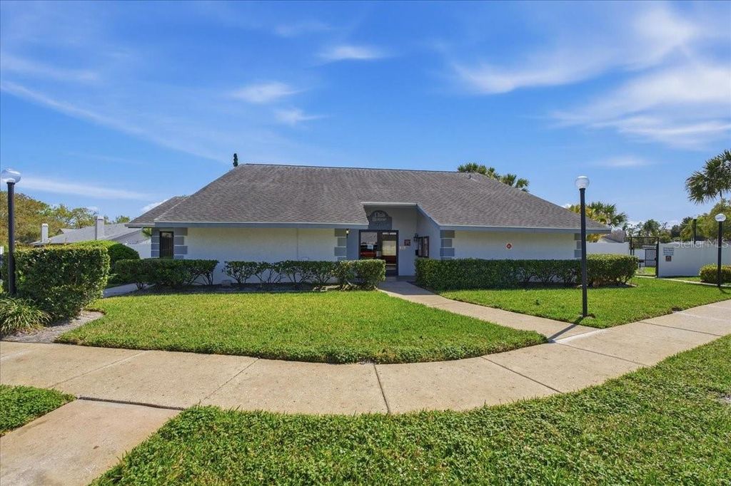 Image 30 of property listing at 2761 COUNTRYSIDE BOULEVARD 105, Clearwater, FL 33761