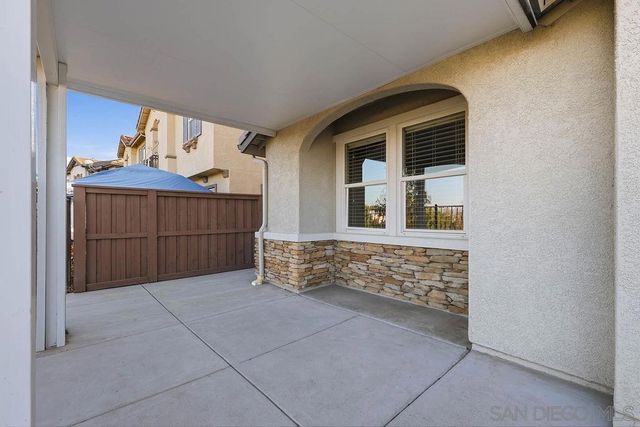 425 S Meadowbrook Dr 143, San Diego, CA 92114