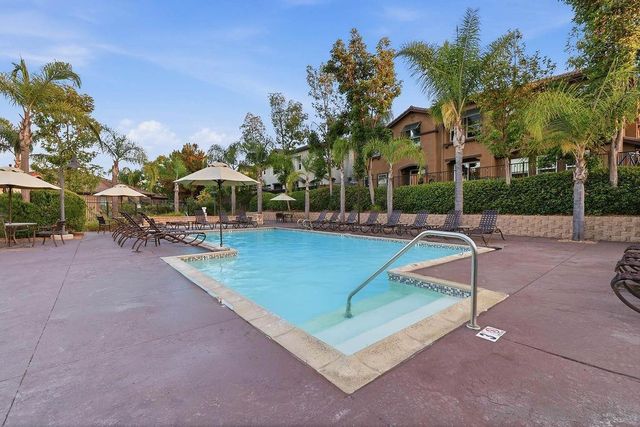 425 S Meadowbrook Dr 143, San Diego, CA 92114