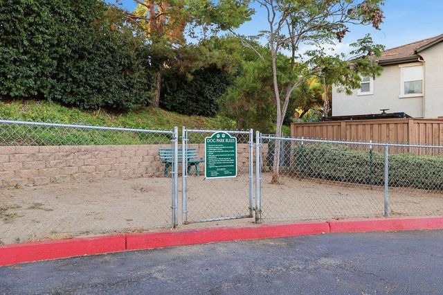 425 S Meadowbrook Dr 143, San Diego, CA 92114