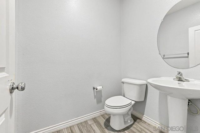 425 S Meadowbrook Dr 143, San Diego, CA 92114