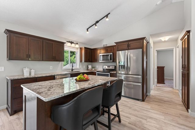 9613 River Forest Drive, Monticello, MN 55362