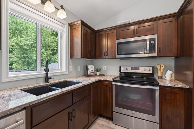 9613 River Forest Drive, Monticello, MN 55362
