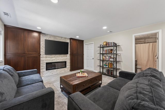 9613 River Forest Drive, Monticello, MN 55362