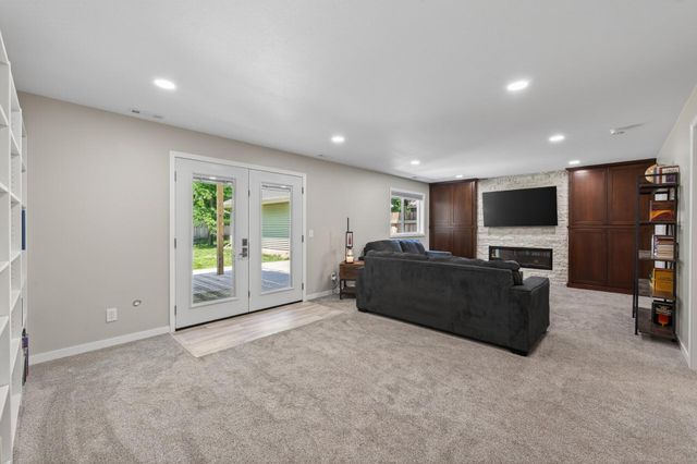 9613 River Forest Drive, Monticello, MN 55362