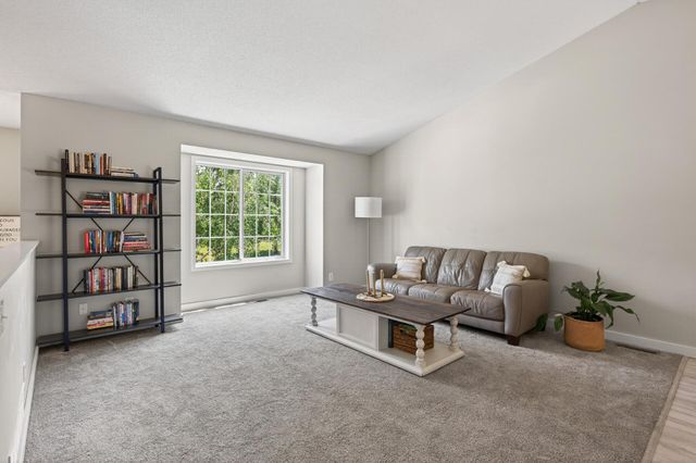9613 River Forest Drive, Monticello, MN 55362