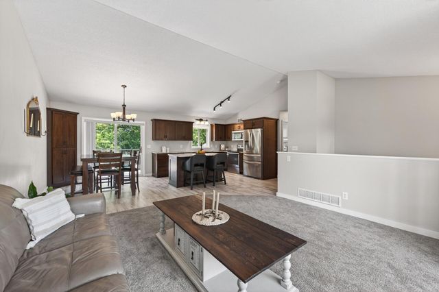 9613 River Forest Drive, Monticello, MN 55362