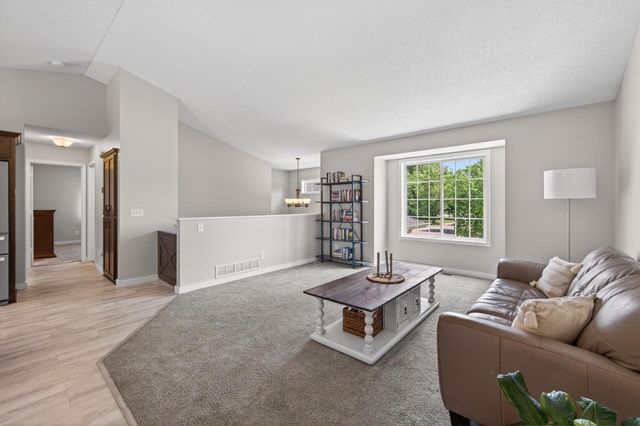 9613 River Forest Drive, Monticello, MN 55362