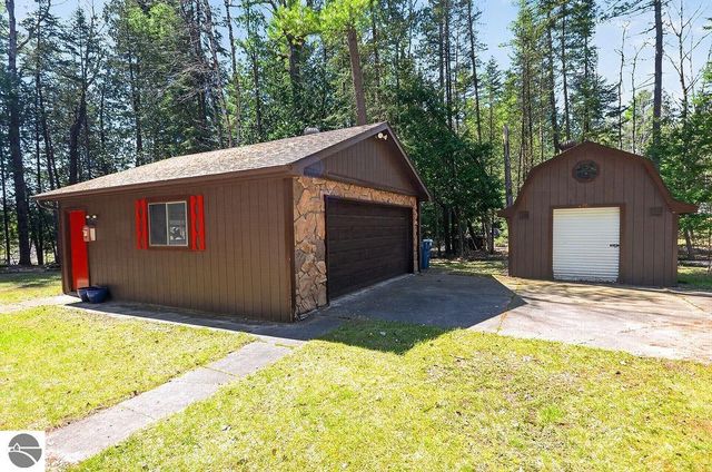 4281 Franklin Trail, Sterling, MI 48659