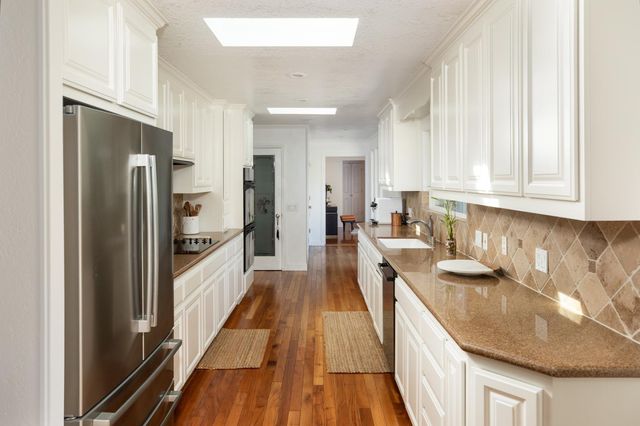 25 Corto Lane, Woodside, CA 94062