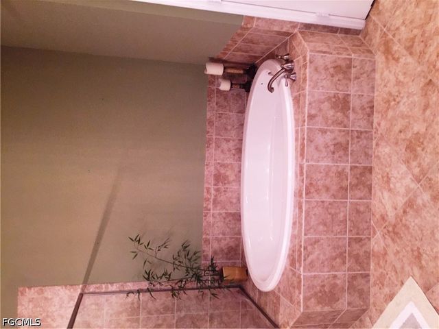 16550 Goldenrod LN 103, Alva, FL 33920