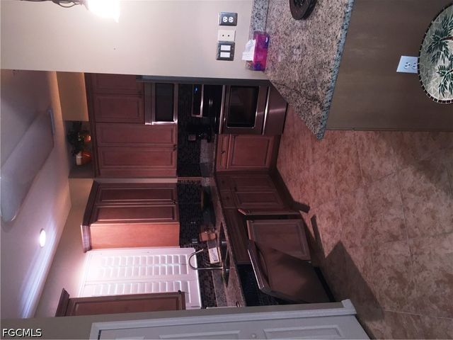 16550 Goldenrod LN 103, Alva, FL 33920