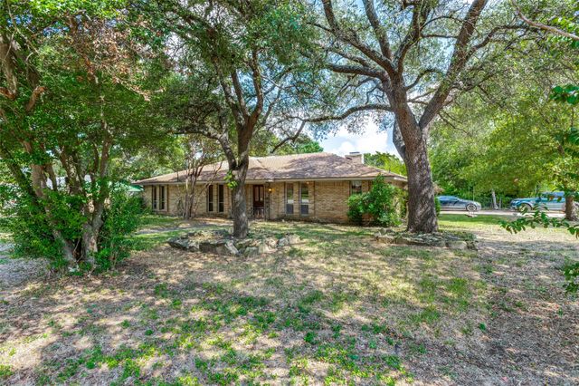 902 Nature Drive, Duncanville, TX 75116