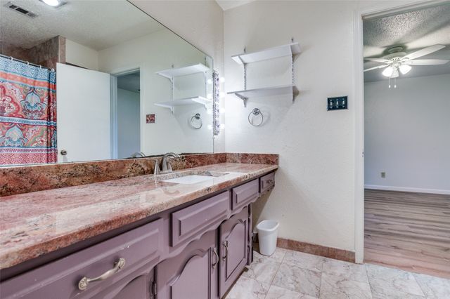 902 Nature Drive, Duncanville, TX 75116