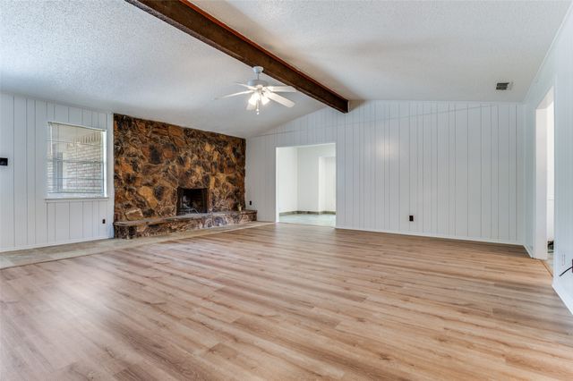 902 Nature Drive, Duncanville, TX 75116