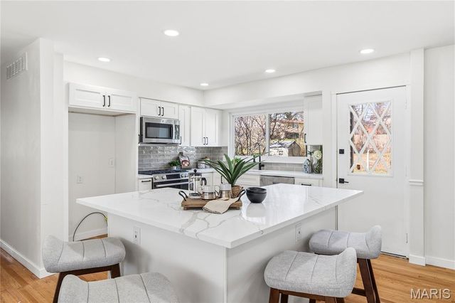 1131 Westleigh Terrace, Manchester, MO 63021