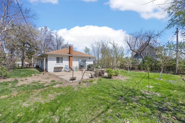 1285 30th Street NE, Cedar Rapids, IA 52402