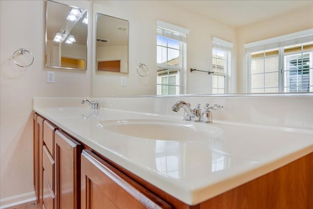 8717 Cortina Cir, Roseville, CA 95678