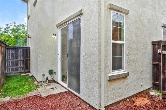 8717 Cortina Cir, Roseville, CA 95678