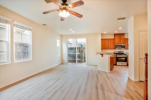 8717 Cortina Cir, Roseville, CA 95678